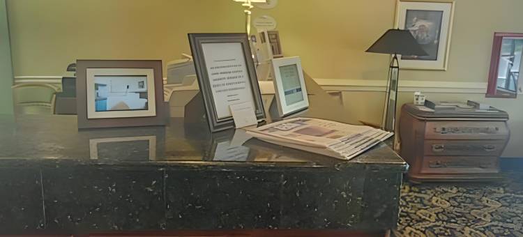 格林斯伯勒-体育场呗盟套房酒店(Baymont by Wyndham Greensboro/Coliseum)图片