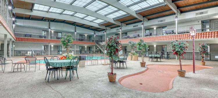 市中心凯艺套房酒店(Quality Inn & Suites Downtown)图片