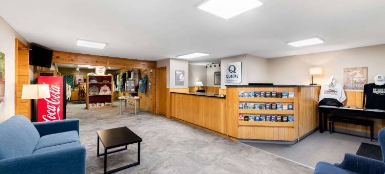 品质酒店及套房，穆尼辛(Quality Inn & Suites Munising)图片