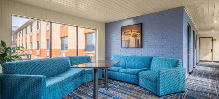 滑铁卢温德姆戴斯套房酒店(Days Inn & Suites by Wyndham Waterloo)图片