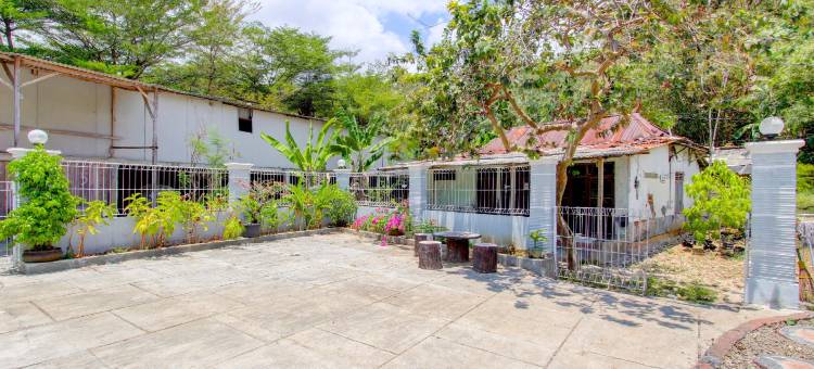 OYO 93025 苏里亚阿巴迪伊斯兰民宿靠近贡邦市广场(Surya Abadi Homestay Syariah RedPartner)图片
