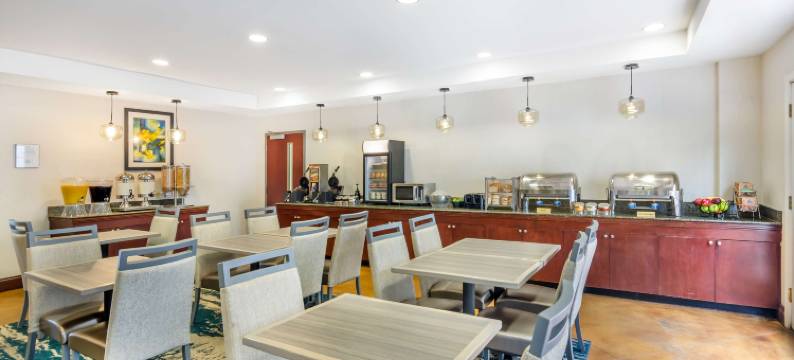 韦恩斯伯勒贝斯特韦斯特优质套房酒店及会议中心(Best Western Plus Waynesboro Inn  Suites Conference Center)图片