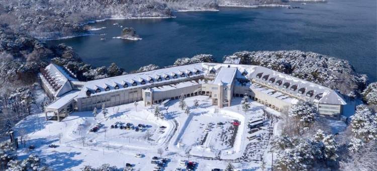 猫魔离宫里磐梯湖畔度假村(Urabandai Lakeresort Nekomarikyu)图片