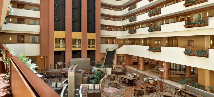 东皮奥里亚滨河希尔顿安泊酒店(Embassy Suites by Hilton East Peoria Riverfront Hotel & Conference Center)图片