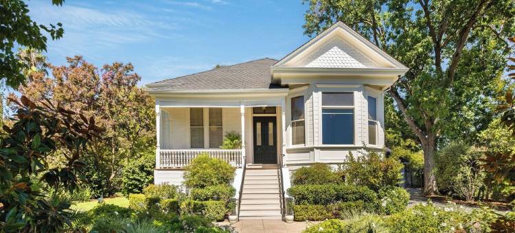 斯托达德之家 ~ 步行可达纳帕市中心度假屋(Stoddard House ~ Walk to Downtown Napa)图片