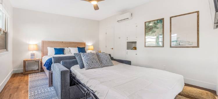 Newly remodeled PB Home w/ AC, King Beds - 2blocks2beach - Sleeps 24 - Parking图片