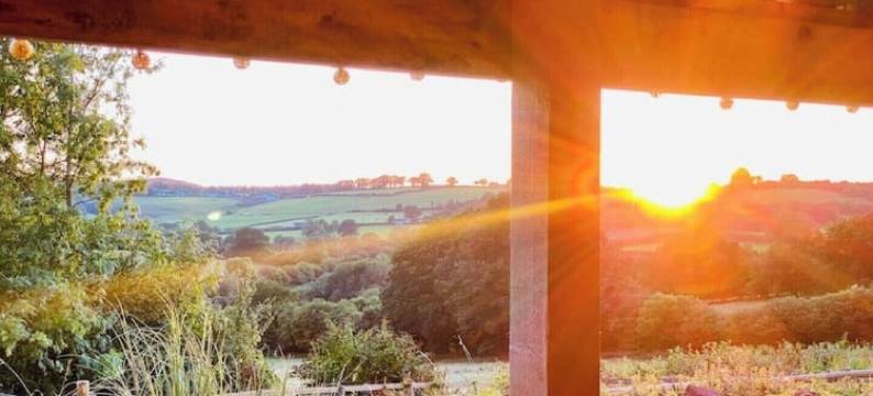 The Hut on the Hill - hottub, heating & stable.图片