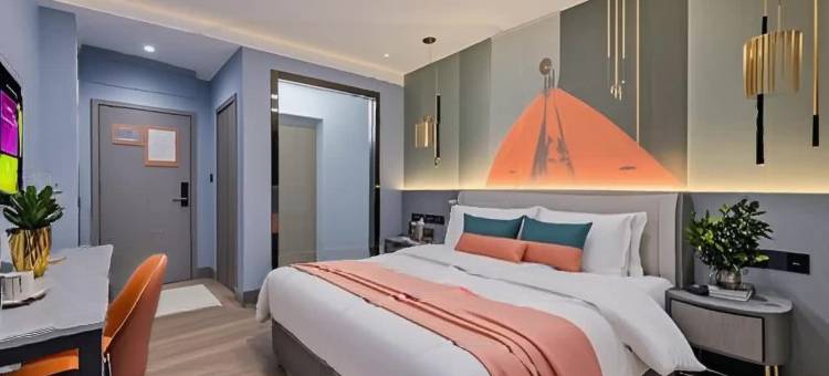 滨江假日智能酒店(吉安火车站贸易广场店)图片