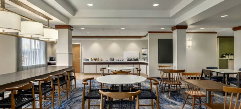 斯普林代尔万枫酒店及套房(Fairfield Inn & Suites Springdale)图片