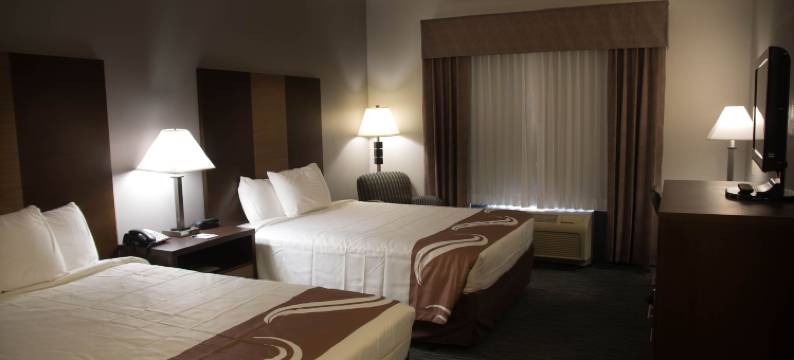 十字路口套房旅馆(Crossroads Inn and Suites)图片