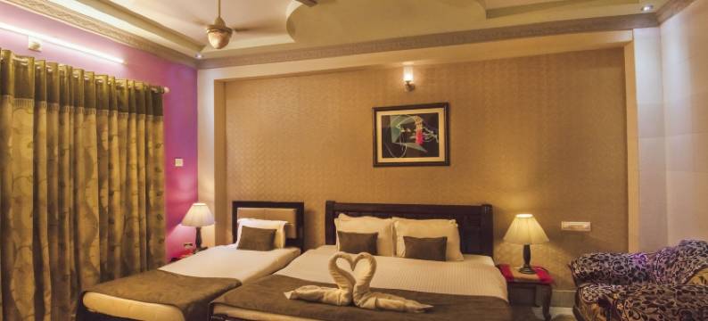 乌代布尔米纳克希酒店(Hotel Meenakshi Udaipur - Family Preffered Hotel)图片