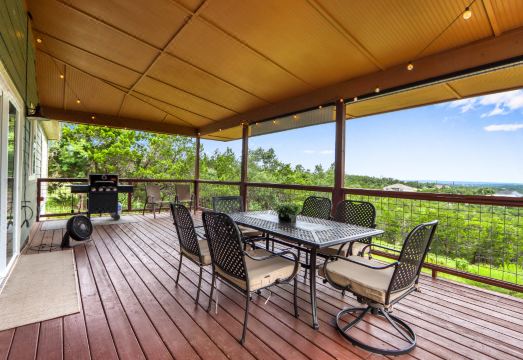 Charming Hideaway with Amazing Views and Cozy Decor - Inviting Retreat Hotel Overview