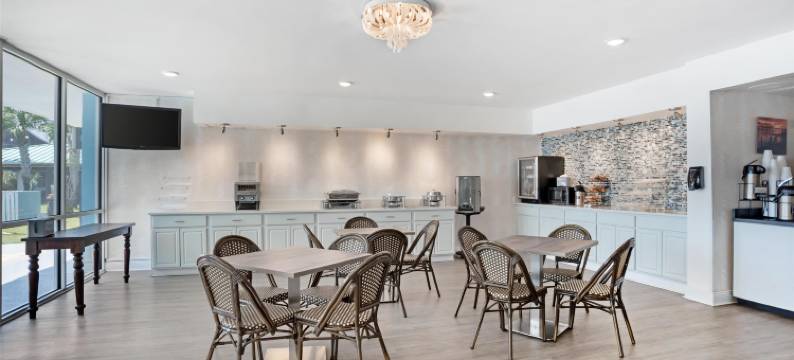 纳瓦拉贝斯特韦斯特海滨酒店(Best Western Navarre Waterfront)图片