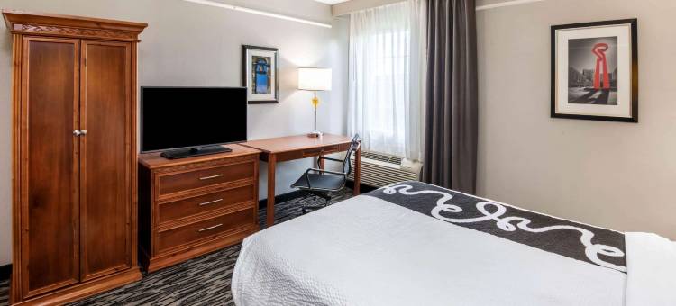 圣安东尼奥布鲁克斯城市基地拉昆塔温德姆酒店(La Quinta Inn by Wyndham San Antonio Brooks City Base)图片