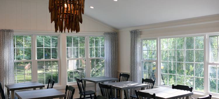 萨迪沃旗宾馆(Sandwich Inn and Suites)图片