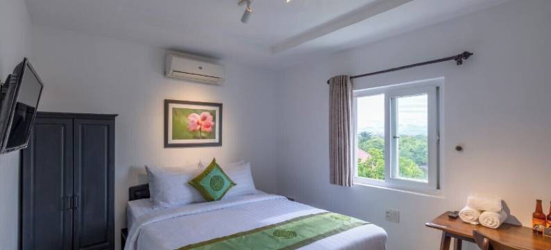 紫色调迷人的河边酒店(Charming Riverside Hotel)图片