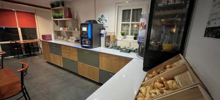 永河畔拉罗什法斯特酒店(Fasthotel la Roche-Sur-Yon)图片