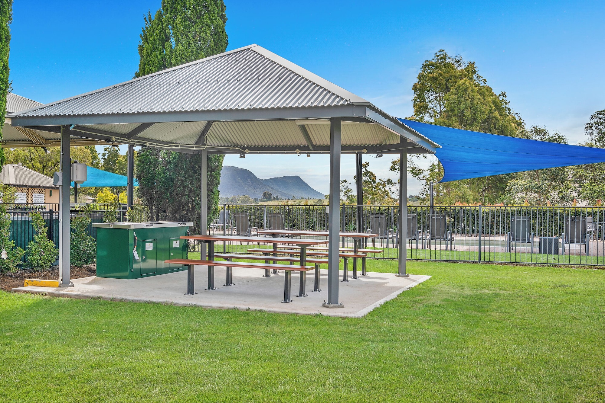 Leisure Inn Spires Over view