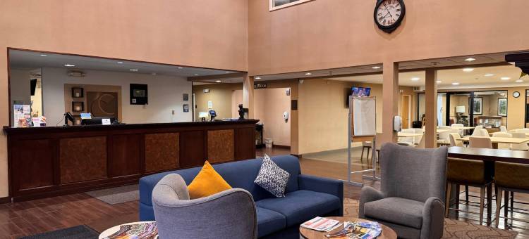 布莱克里弗福尔斯I-94舒适套房酒店(Comfort Inn & Suites Black River Falls I-94)图片