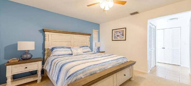 Pool - 3 bedrooms - 2 baths - Pet Friendly - 3 Miles to Beach图片