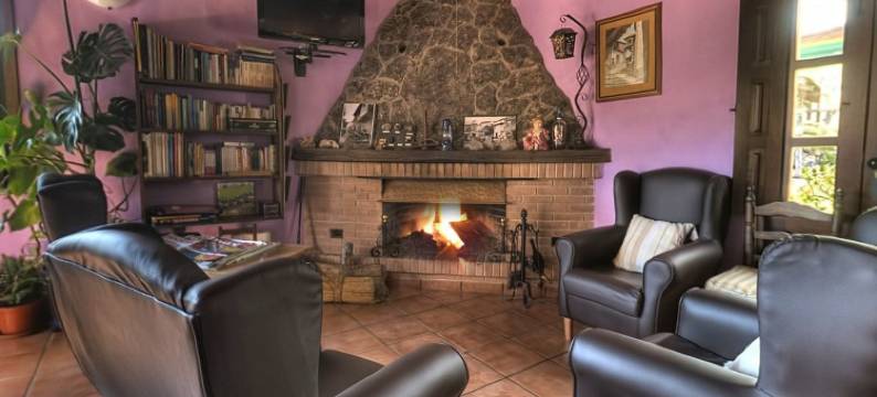 埃尔康恰德拉加伊纳酒店(El Canchal de la Gallina -Cafetería -Aparcamiento Gratis - Jacuzzi)图片