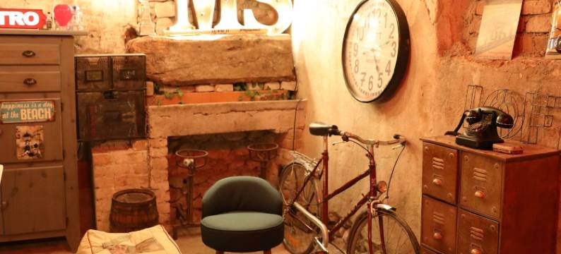 黄金鹅卵石(Les Cailloux Dorés)图片