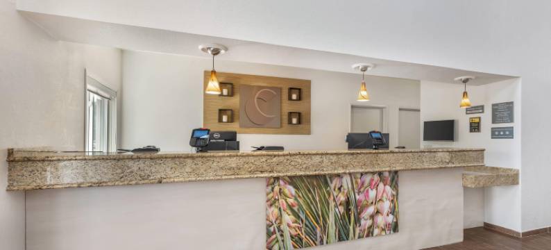 奥马哈舒适套房酒店(Comfort Suites Omaha Northwest)图片