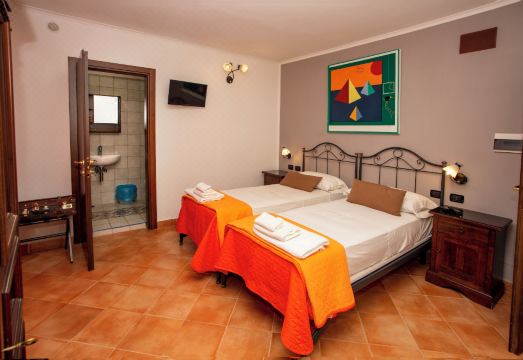 Hotel NeapolisHotel Overview