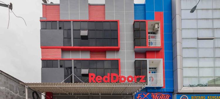 红多兹Plus酒店-近棉兰2号千禧ICT中心(RedDoorz Plus Near Millenium Ict Centre Medan 2)图片