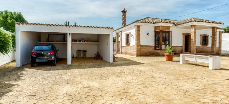 Family Villa with Pool图片