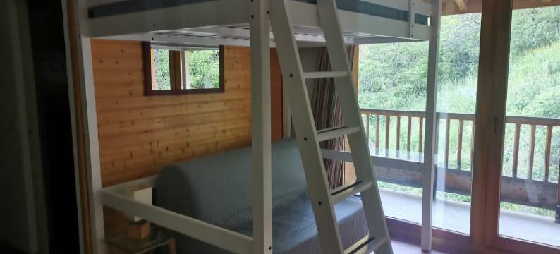 Holiday home with hot tub and pool图片