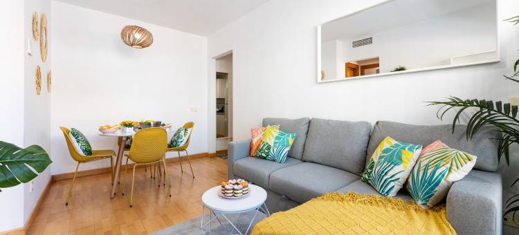 马拉加可住4人配有停车位的城市公寓(City apartment for 4 with parking, Malaga)图片