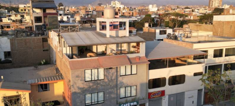 卡洛斯·瓦尔德拉马大道690号(Av. Carlos Valderrama 690)图片