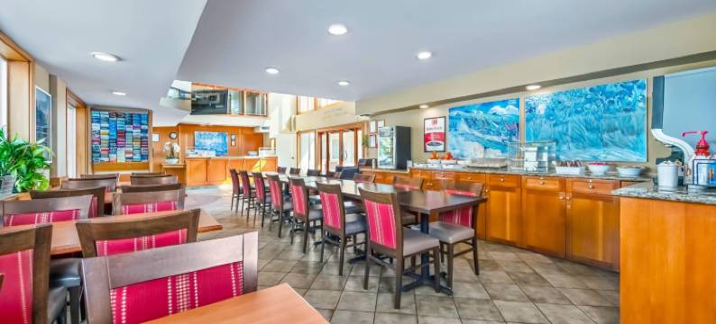 北温哥华凯富套房酒店(Econo Lodge Inn & Suites - North Vancouver)图片