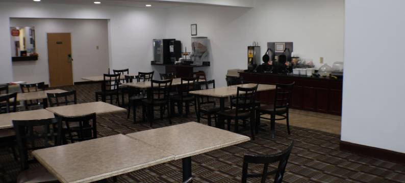 锡达福尔斯温德姆速8酒店(Super 8 by Wyndham Cedar Falls IA - University)图片