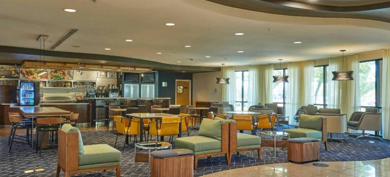 梅德福机场万怡酒店(Courtyard Medford Airport)图片