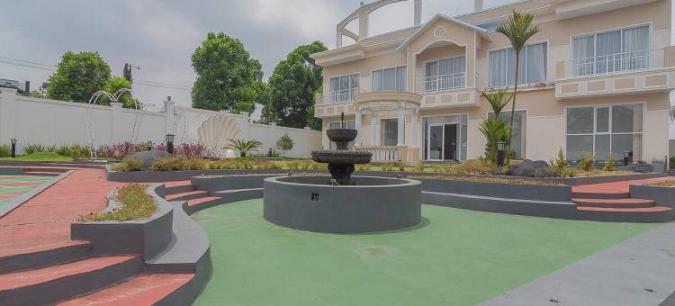 红多兹伊斯兰酒店@打横市穆蒂亚拉大别墅(RedDoorz Syariah @ Villa Grand Mutiara Tasikmalaya)图片