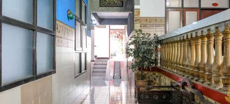RedDoorz Near Jawa Timur Park 1图片