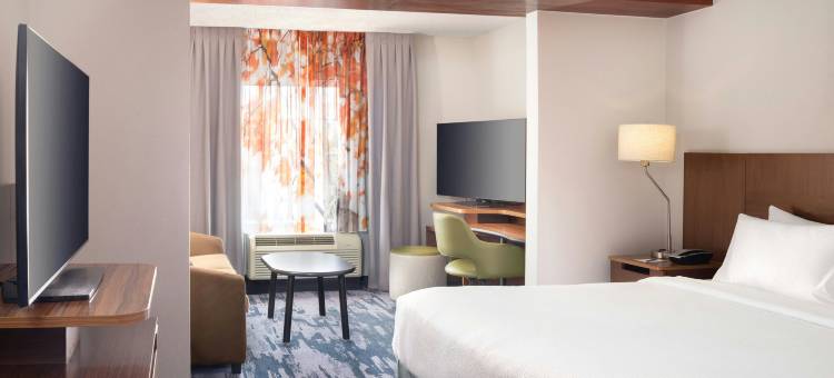 科德角海恩尼斯万枫酒店及套房(Fairfield Inn & Suites Cape Cod Hyannis)图片