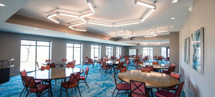 得梅因机场希尔顿花园酒店(Hilton Garden Inn Des Moines Airport)图片