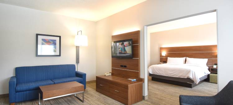 智选假日套房酒店南部的杉木树丛区(Holiday Inn Express & Suites Southern Pines-Pinehurst Area)图片