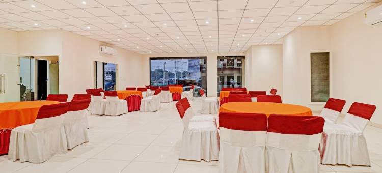 Treebo Kamron 皇家酒店 80区(Treebo Kamron Regency Sector 80)图片