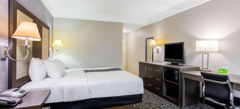 伯明翰北富尔顿戴尔拉昆塔温德姆酒店(La Quinta by Wyndham Fultondale Birmingham North)图片