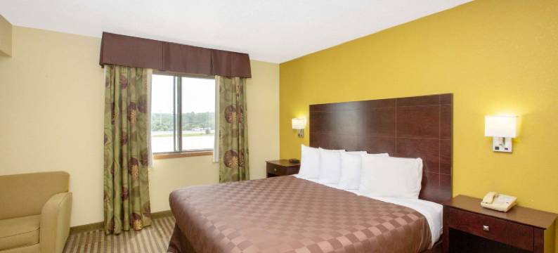 康瑟尔布拉夫斯温德姆美吟温德姆酒店(AmericInn by Wyndham Council Bluffs)图片