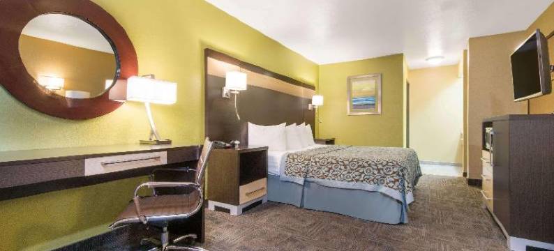 卡尔斯巴德温德姆戴斯酒店(Days Inn by Wyndham Carlsbad)图片