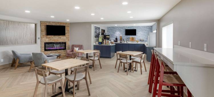 芒特普林森 - 拉辛舒适酒店(Comfort Inn Mount Pleasant – Racine)图片