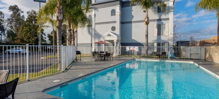 科洛尼尔贝斯特韦斯特酒店(Best Western Colonial Inn)图片