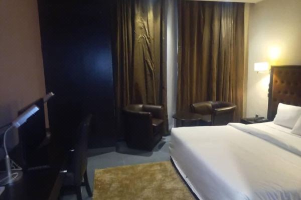 Hotels That Allow 18 Year Olds To Check In Houston 预订价格,联系电话位置地址【携程酒店】