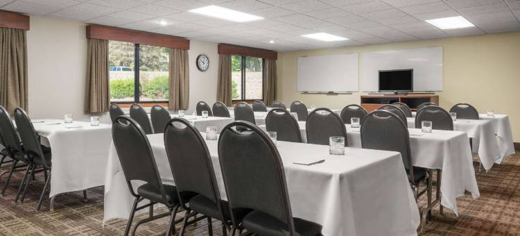 莱克城美吟温德姆酒店(AmericInn by Wyndham Lake City)图片