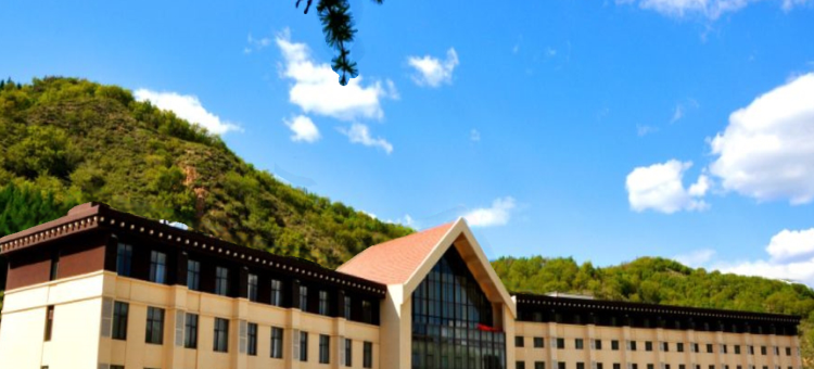 赤峰美林谷四季山酒店图片